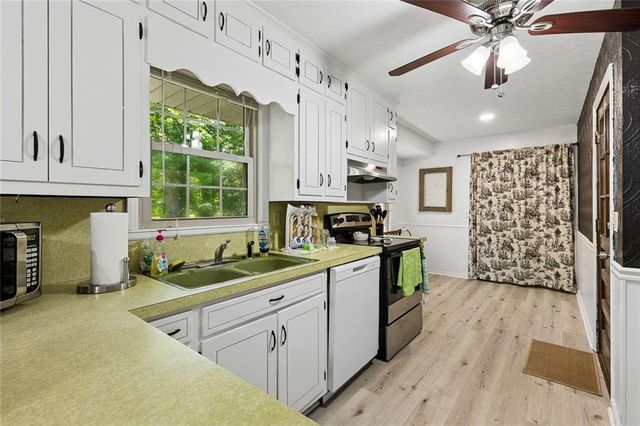 296 Holloway Drive, Canton, GA 30115