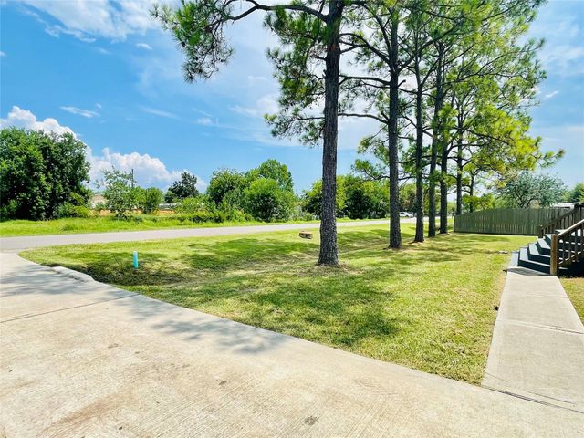 16919 Carlswood Drive, Baytown, TX 77523