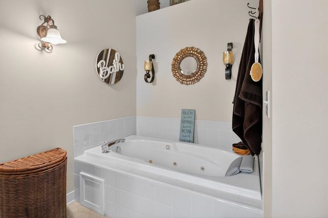 7233 N Lake Orchard Drive, Gregory, MI 48137