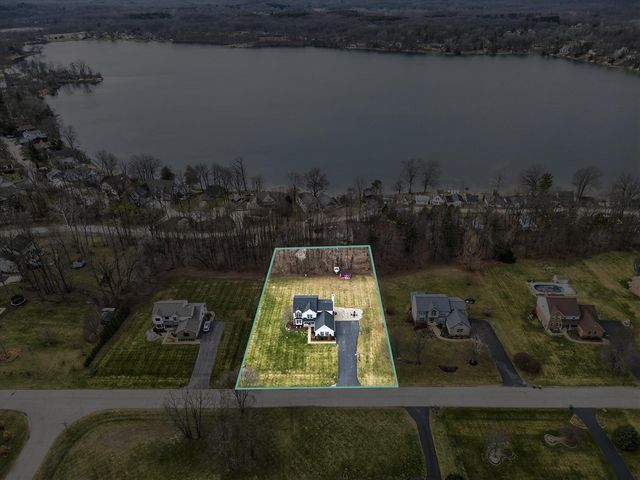 7233 N Lake Orchard Drive, Gregory, MI 48137