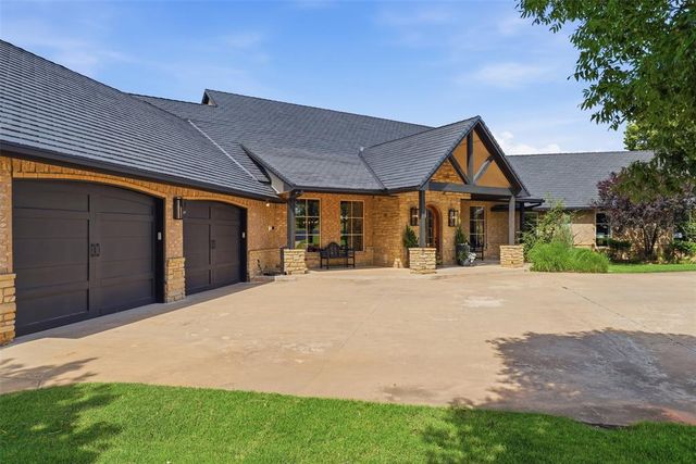 2191 W Center Road, Norman, OK 73072