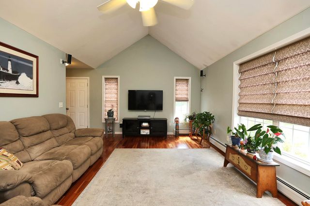 415 Dale Street, Wilton, NH 03086