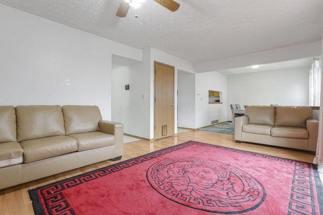 6806 Bennell Drive, Reynoldsburg, OH 43068