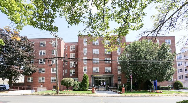 39 Glenbrook Road APT 2A, Stamford, CT 06902