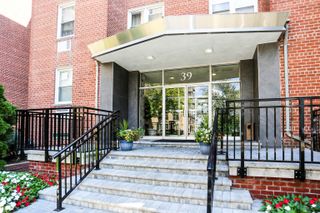 39 Glenbrook Road APT 2A, Stamford, CT 06902