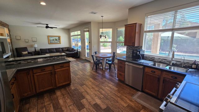 8213 W Quail Avenue, Peoria, AZ 85382