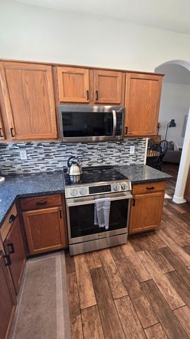 8213 W Quail Avenue, Peoria, AZ 85382