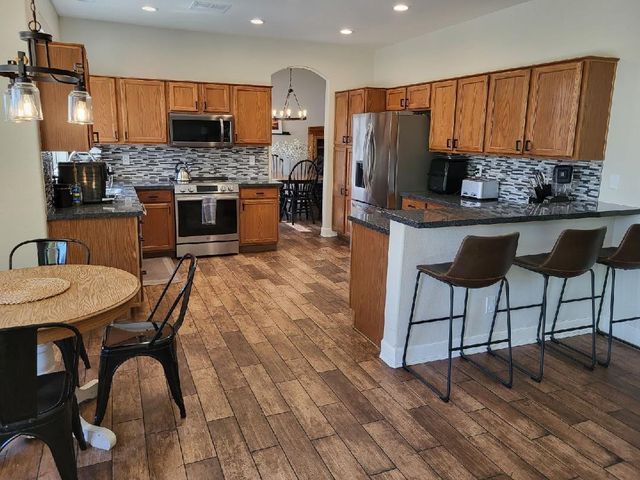 8213 W Quail Avenue, Peoria, AZ 85382