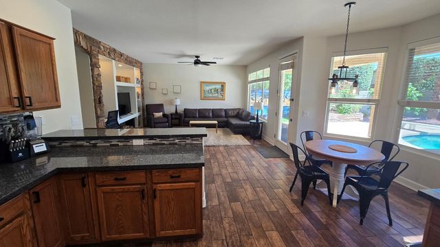 8213 W Quail Avenue, Peoria, AZ 85382