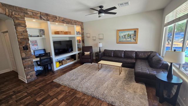 8213 W Quail Avenue, Peoria, AZ 85382