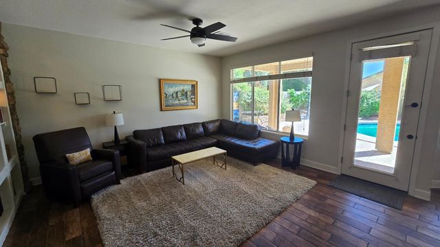 8213 W Quail Avenue, Peoria, AZ 85382