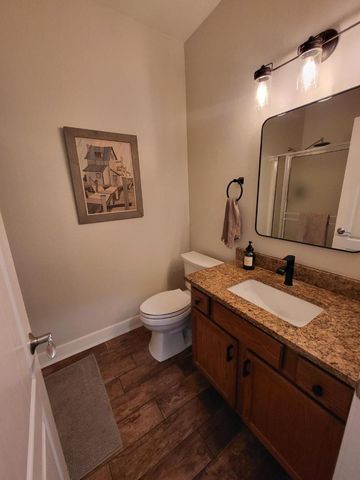 8213 W Quail Avenue, Peoria, AZ 85382