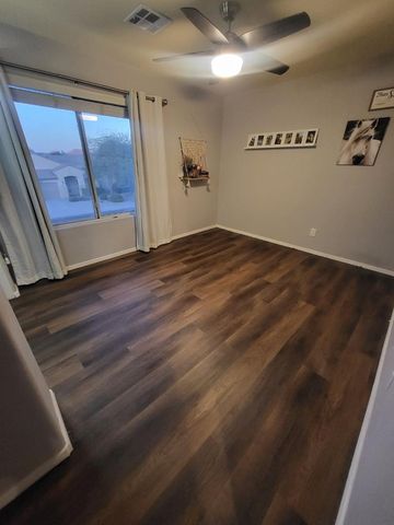 8213 W Quail Avenue, Peoria, AZ 85382