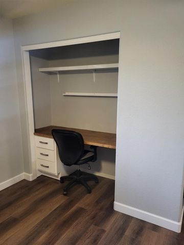 8213 W Quail Avenue, Peoria, AZ 85382