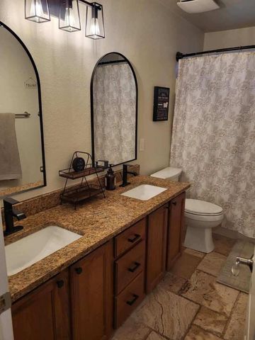 8213 W Quail Avenue, Peoria, AZ 85382