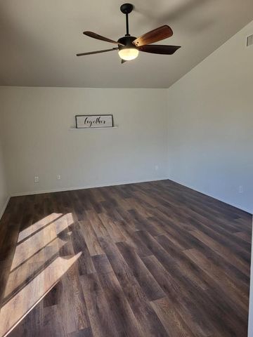 8213 W Quail Avenue, Peoria, AZ 85382