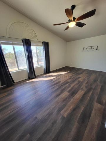 8213 W Quail Avenue, Peoria, AZ 85382