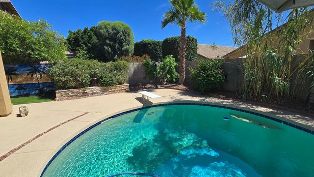 8213 W Quail Avenue, Peoria, AZ 85382