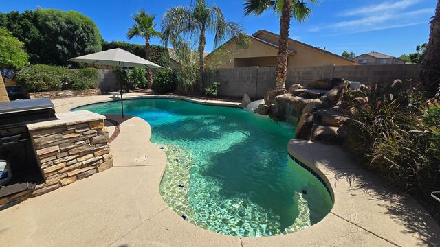 8213 W Quail Avenue, Peoria, AZ 85382