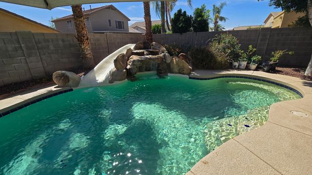 8213 W Quail Avenue, Peoria, AZ 85382