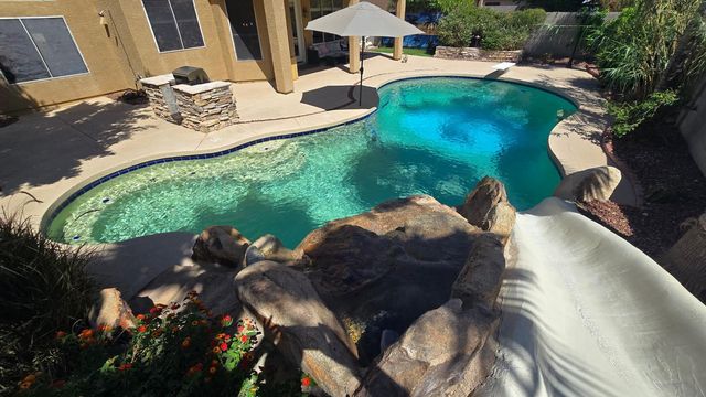 8213 W Quail Avenue, Peoria, AZ 85382