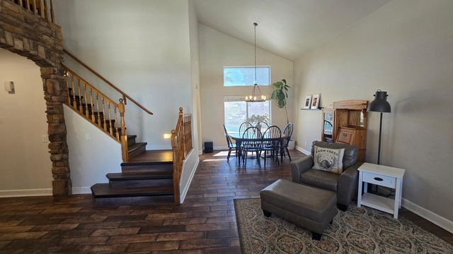 8213 W Quail Avenue, Peoria, AZ 85382