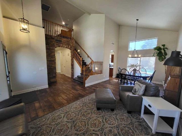 8213 W Quail Avenue, Peoria, AZ 85382