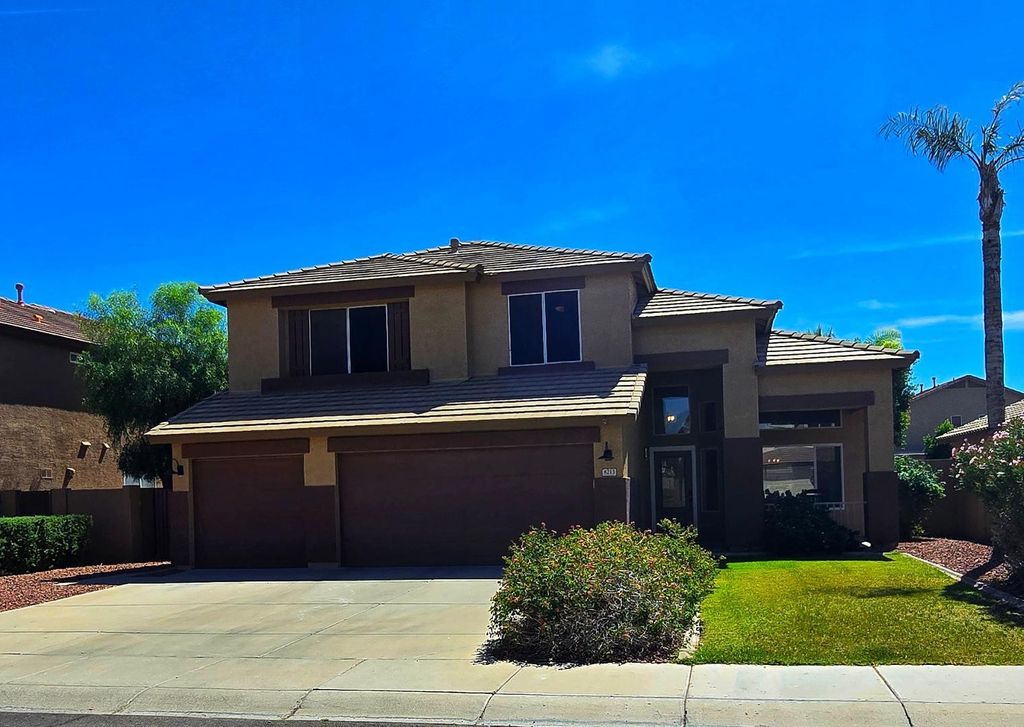 8213 W Quail Avenue, Peoria, AZ 85382