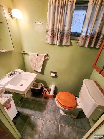 88 Columbus Avenue, Harrington Park, NJ 07640
