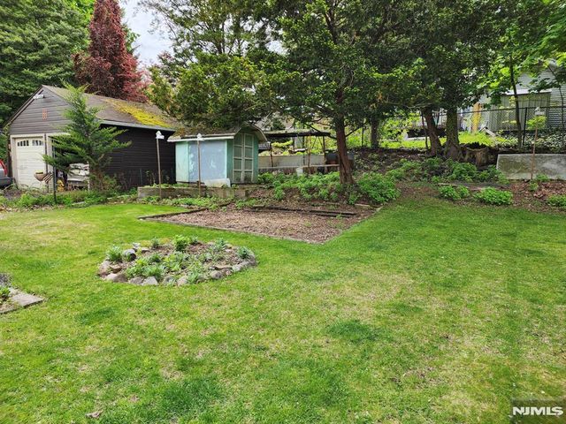88 Columbus Avenue, Harrington Park, NJ 07640