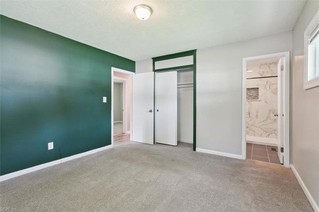 72 Ferguson LN, Newport News, VA 23601