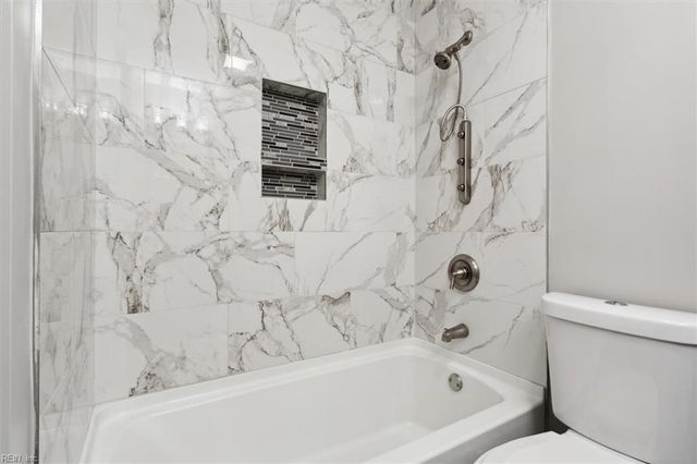 72 Ferguson LN, Newport News, VA 23601