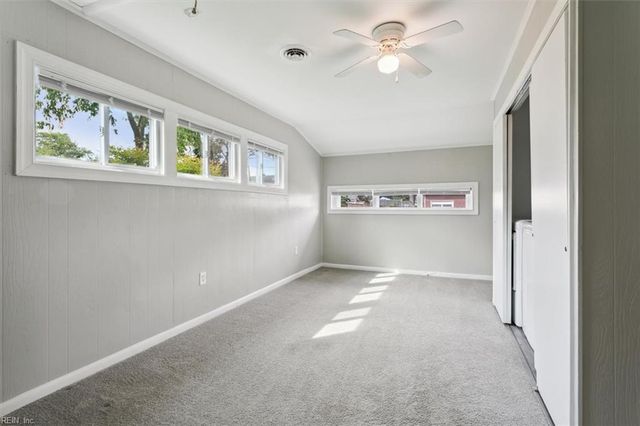 72 Ferguson LN, Newport News, VA 23601