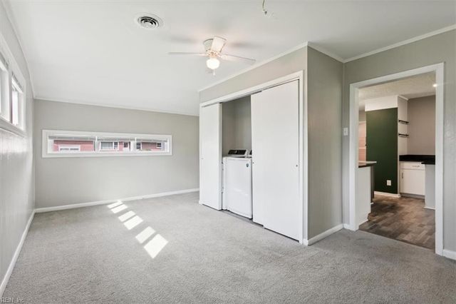 72 Ferguson LN, Newport News, VA 23601