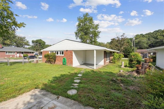 72 Ferguson LN, Newport News, VA 23601