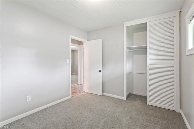 72 Ferguson LN, Newport News, VA 23601