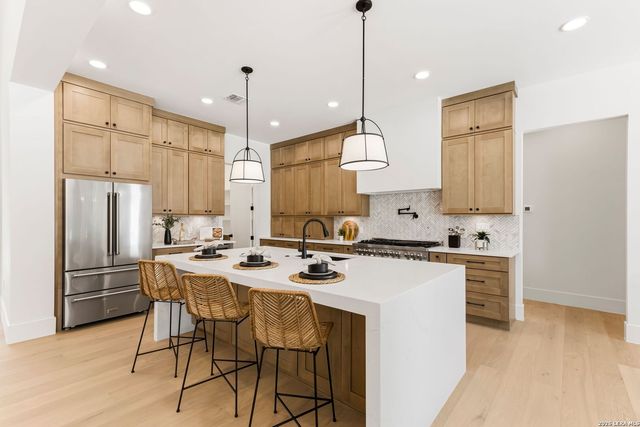 10005 SAXET DR, Boerne, TX 78006