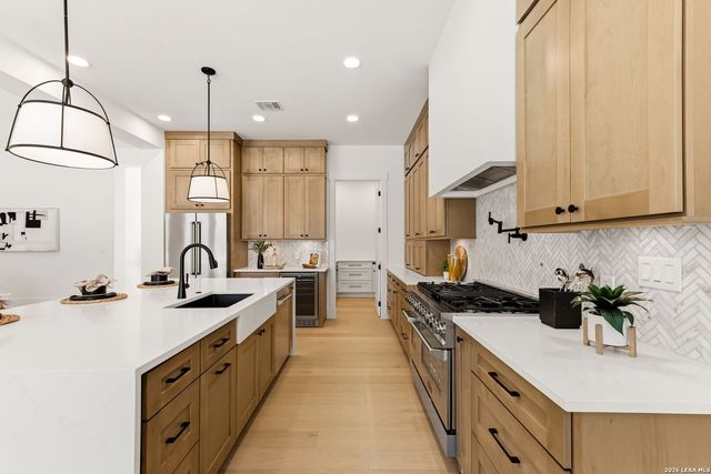 10005 SAXET DR, Boerne, TX 78006