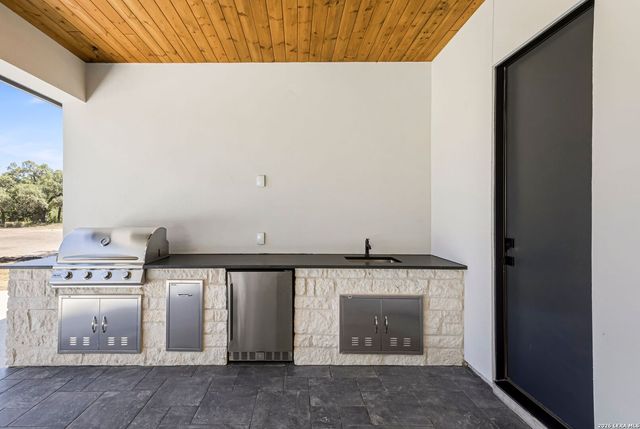 10005 SAXET DR, Boerne, TX 78006