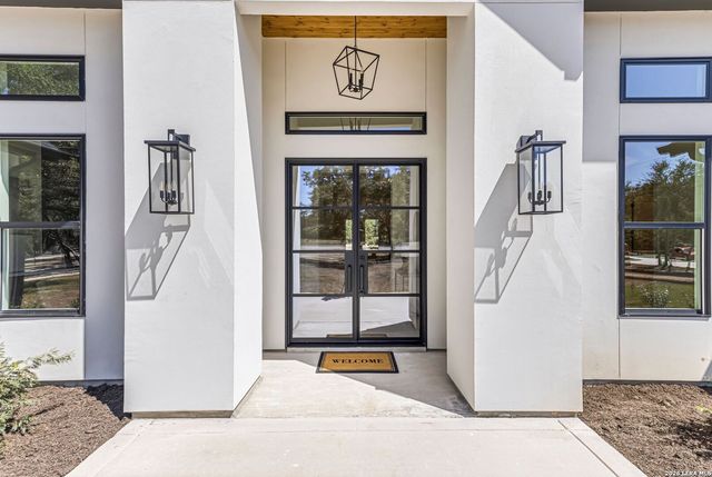 10005 SAXET DR, Boerne, TX 78006