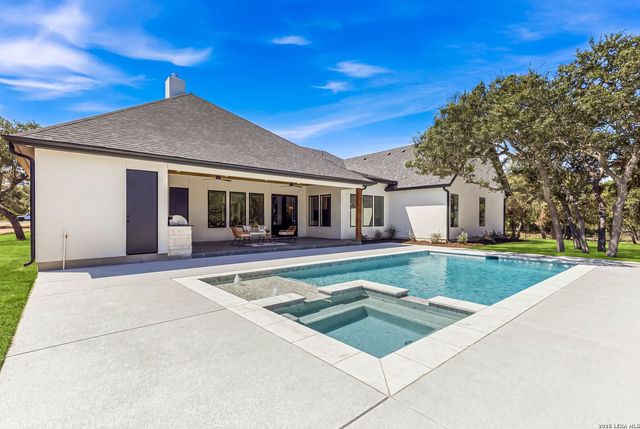 10005 SAXET DR, Boerne, TX 78006