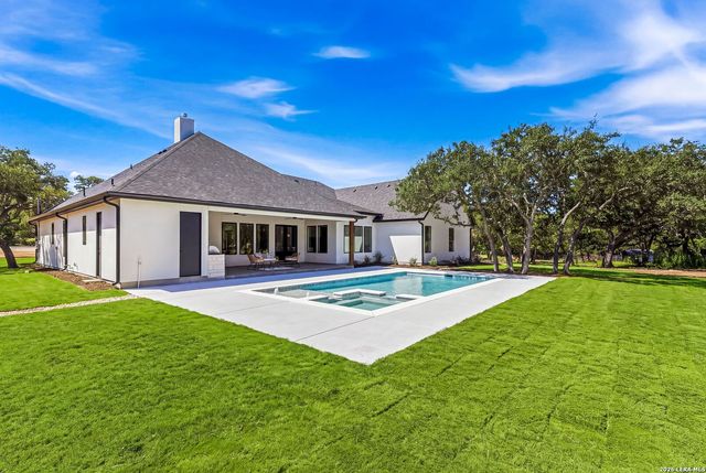 10005 SAXET DR, Boerne, TX 78006