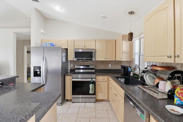 2435 W LAWRENCE COURT, Dunnellon, FL 34434