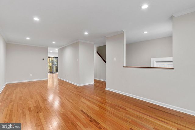 8871 STONEBROOK LN, Columbia, MD 21046