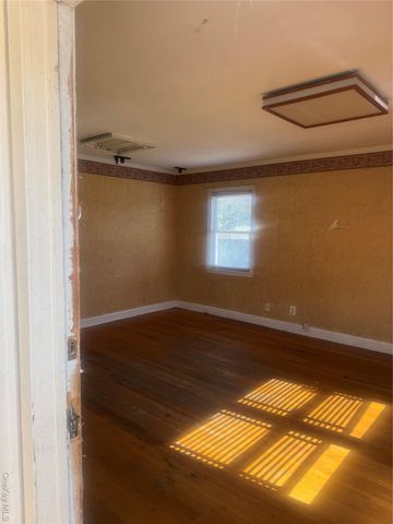 351 E Meadow Avenue, East Meadow, NY 11554