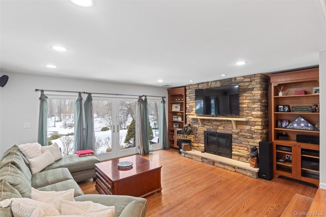 270 Cottage Road, Valley Cottage, NY 10989