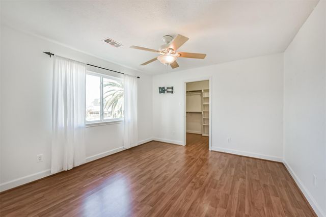 1335 Edwards Drive, Dickinson, TX 77539