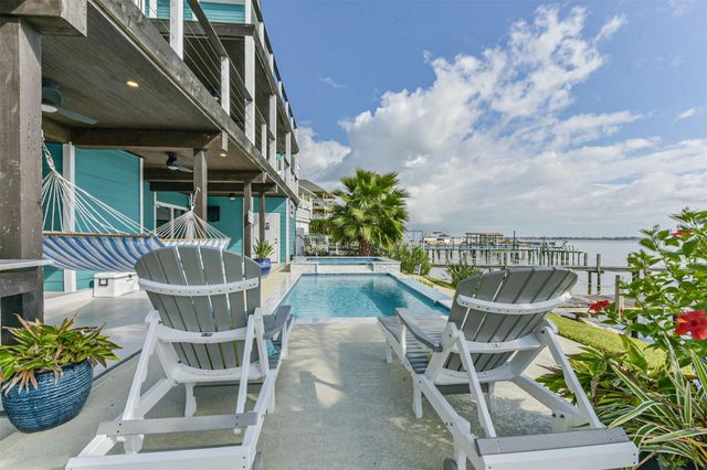 1335 Edwards Drive, Dickinson, TX 77539