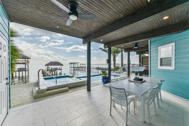 1335 Edwards Drive, Dickinson, TX 77539