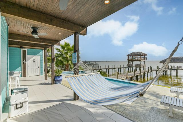 1335 Edwards Drive, Dickinson, TX 77539